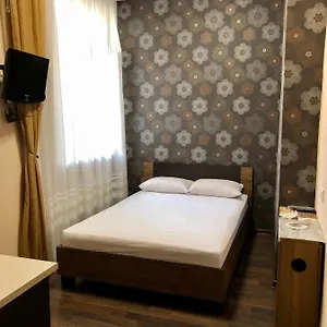 https://hotel-lviv-79018-4.hotelslviv.net