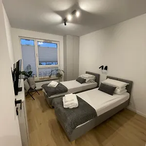 4 Bed 2 , Warszawa Polska